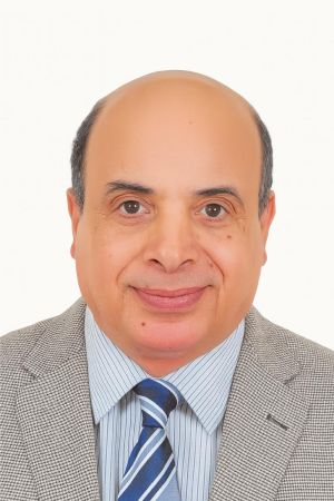الأستاذ الدكتور منصور القاسي