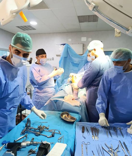 live and interactive knee arthroplasty sabratha